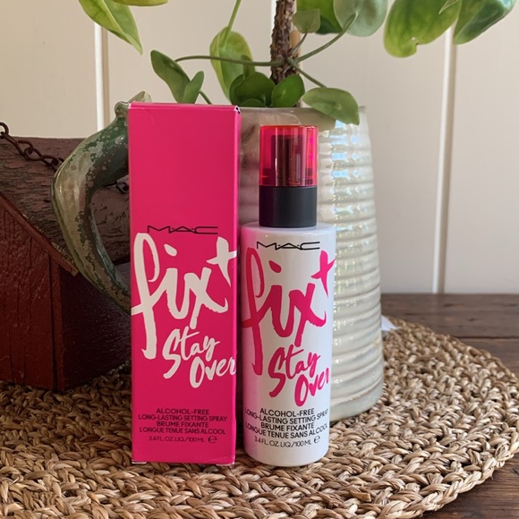 MAC cosmetics setting spray - Picture 2 of 6